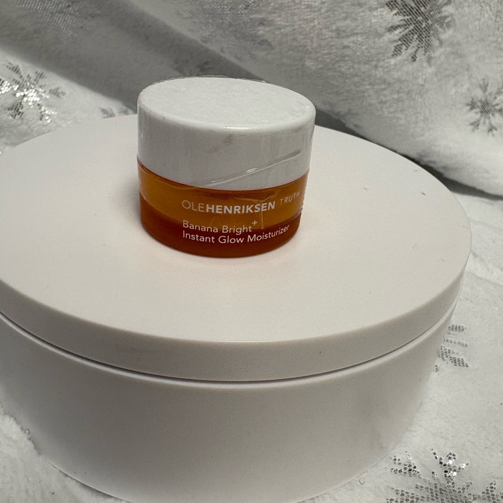 Ole Henriksen Banana Bright Instant Glow Moisturizer 7ml Trial Size 0.25oz  NWOB